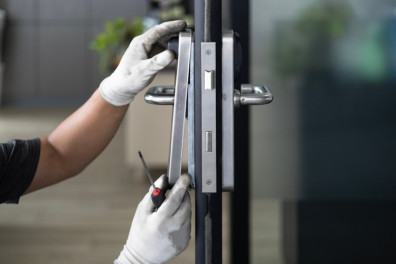 fixing lock by locksmith